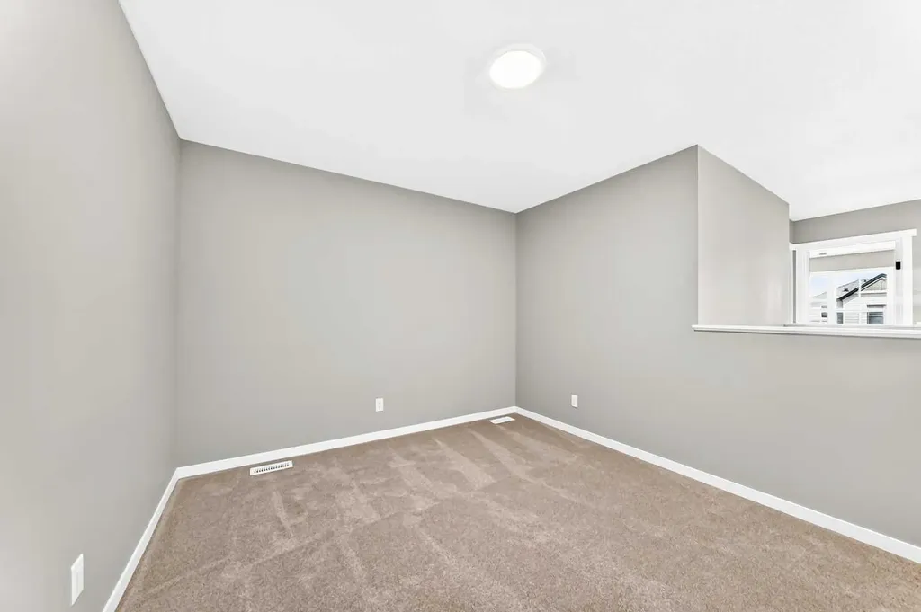 1061 Sawgrass Link NW Airdrie AB T4B5V2