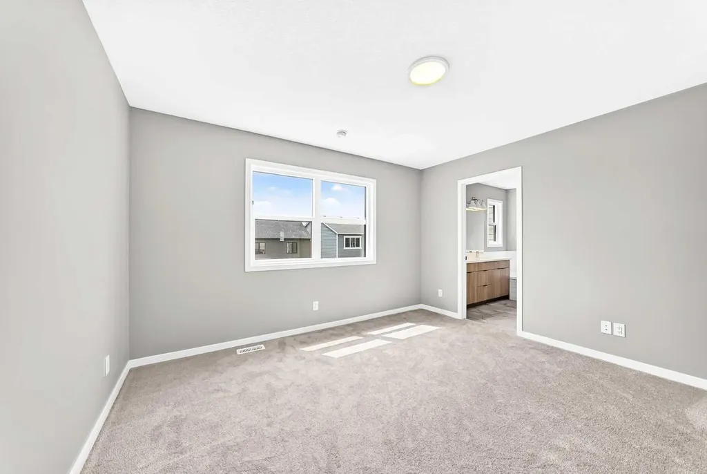 1061 Sawgrass Link NW Airdrie AB T4B5V2