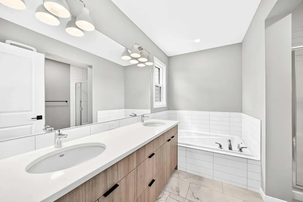 1061 Sawgrass Link NW Airdrie AB T4B5V2
