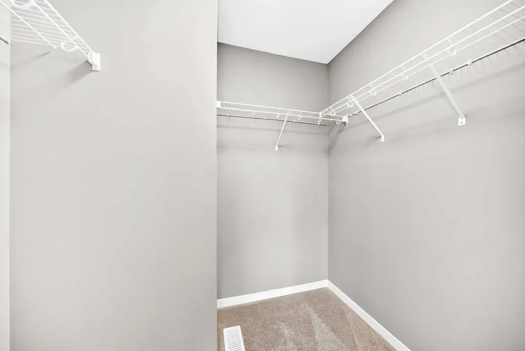1061 Sawgrass Link NW Airdrie AB T4B5V2
