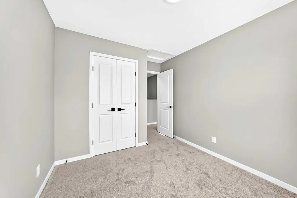 1061 Sawgrass Link NW Airdrie AB T4B5V2