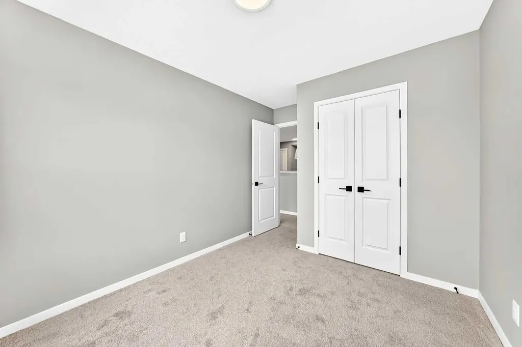 1061 Sawgrass Link NW Airdrie AB T4B5V2