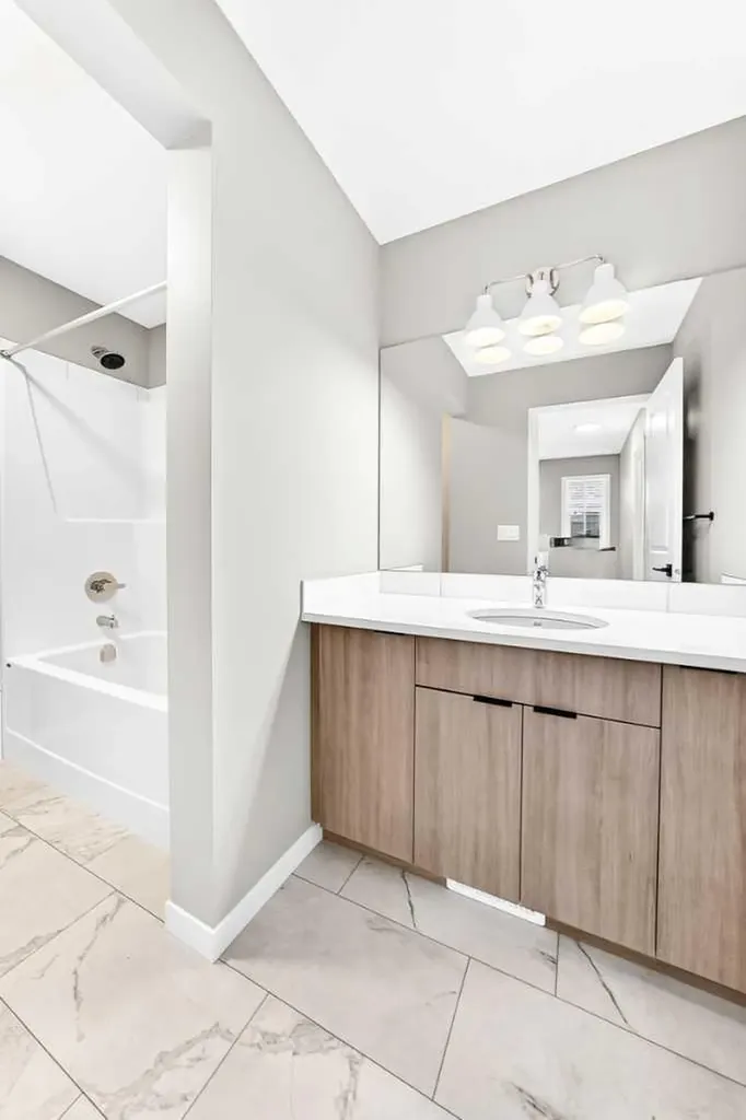 1061 Sawgrass Link NW Airdrie AB T4B5V2