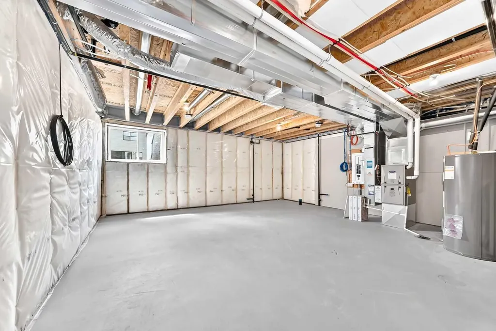 1061 Sawgrass Link NW Airdrie AB T4B5V2