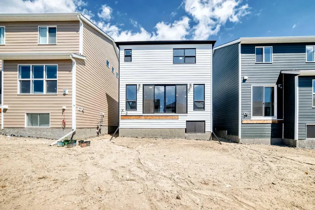 1061 Sawgrass Link NW Airdrie AB T4B5V2