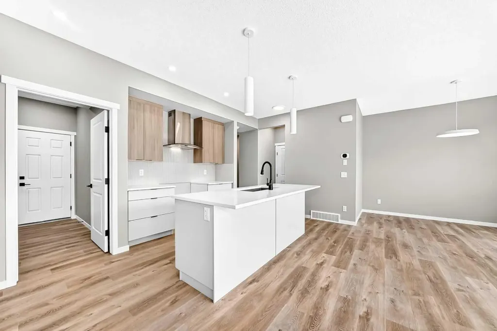 1061 Sawgrass Link NW Airdrie AB T4B5V2