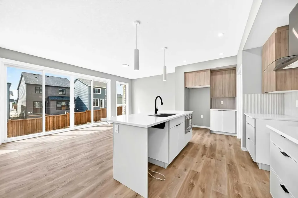 1061 Sawgrass Link NW Airdrie AB T4B5V2