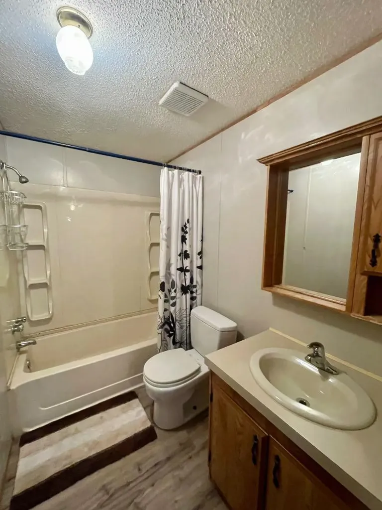 46 422 55 Street Edson AB T7E 1C5