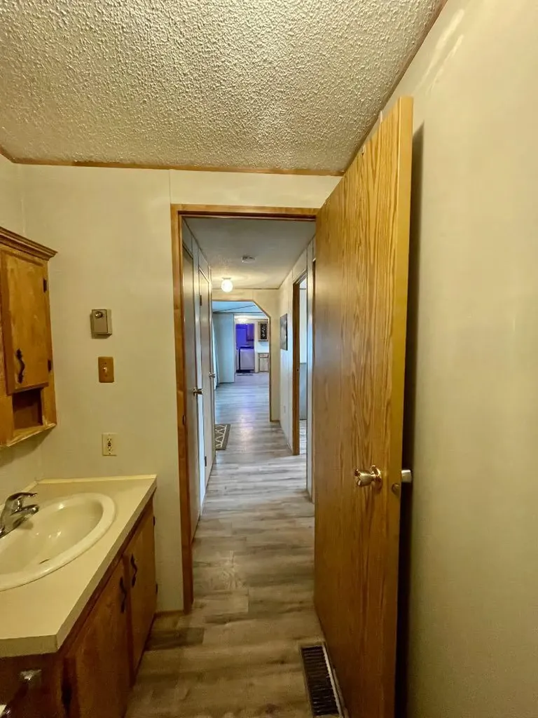 46 422 55 Street Edson AB T7E 1C5