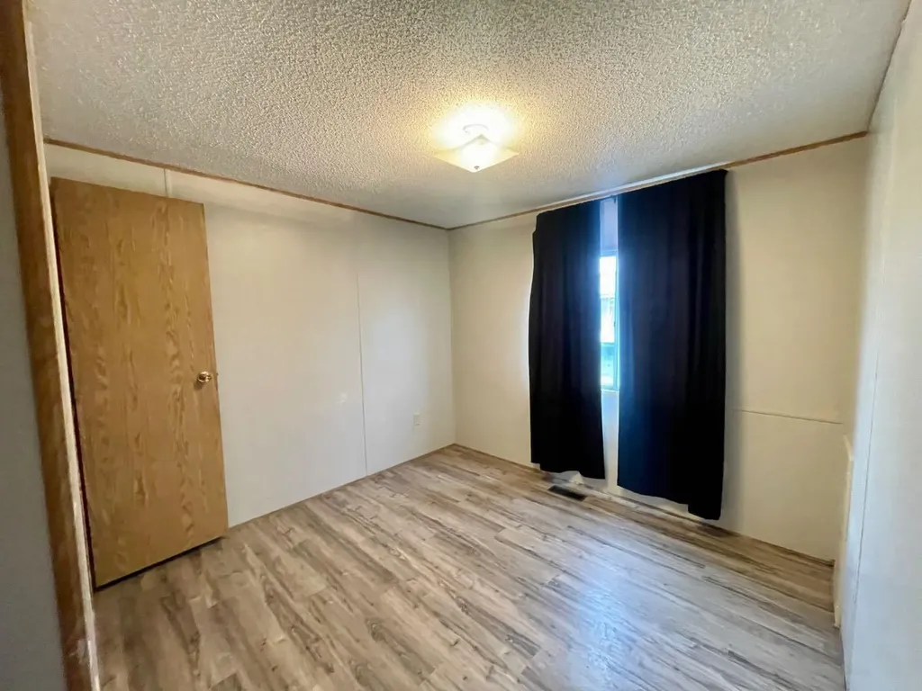 46 422 55 Street Edson AB T7E 1C5
