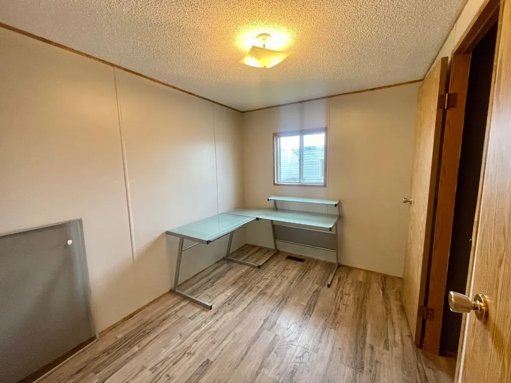 46 422 55 Street Edson AB T7E 1C5
