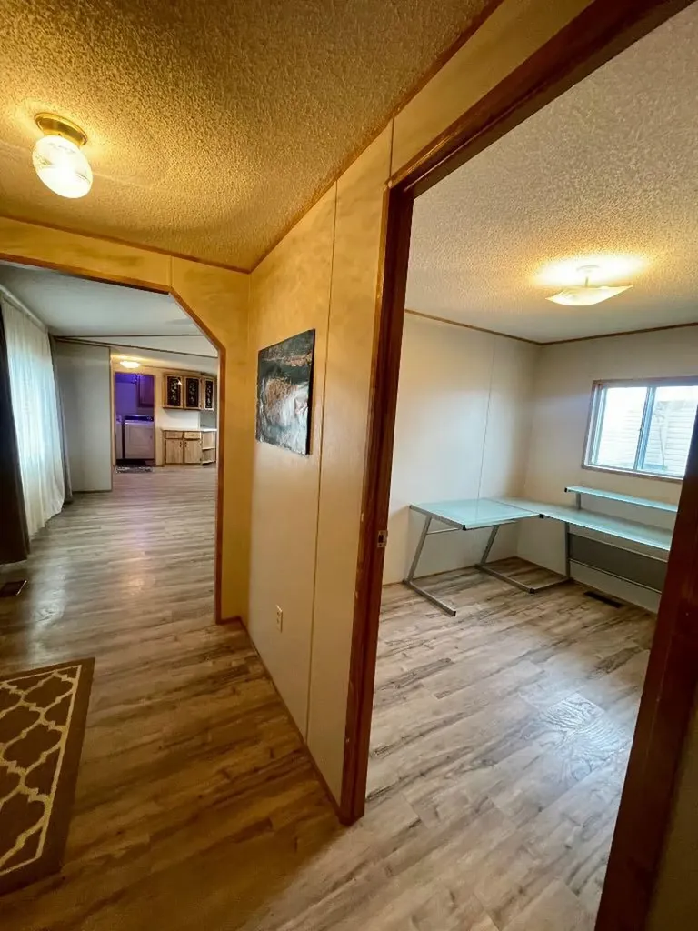 46 422 55 Street Edson AB T7E 1C5