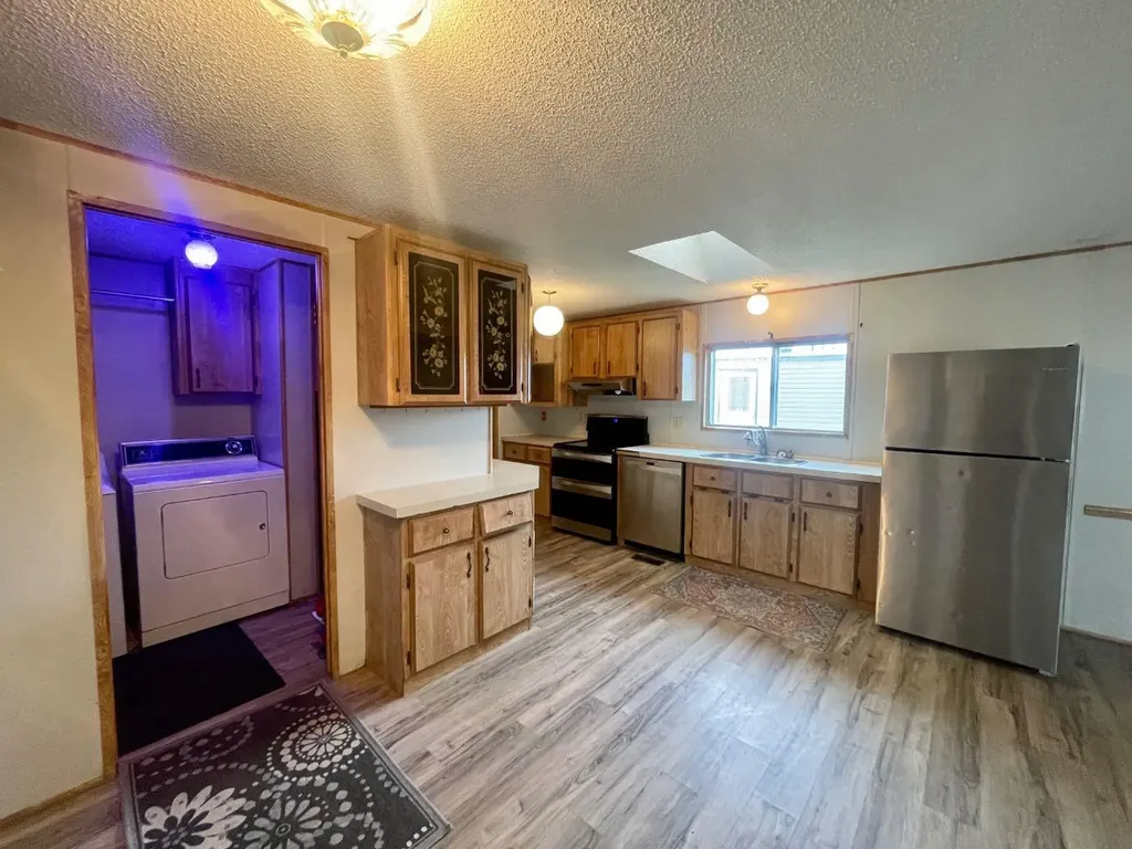 46 422 55 Street Edson AB T7E 1C5