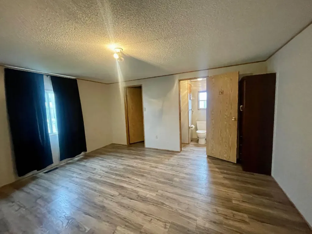 46 422 55 Street Edson AB T7E 1C5