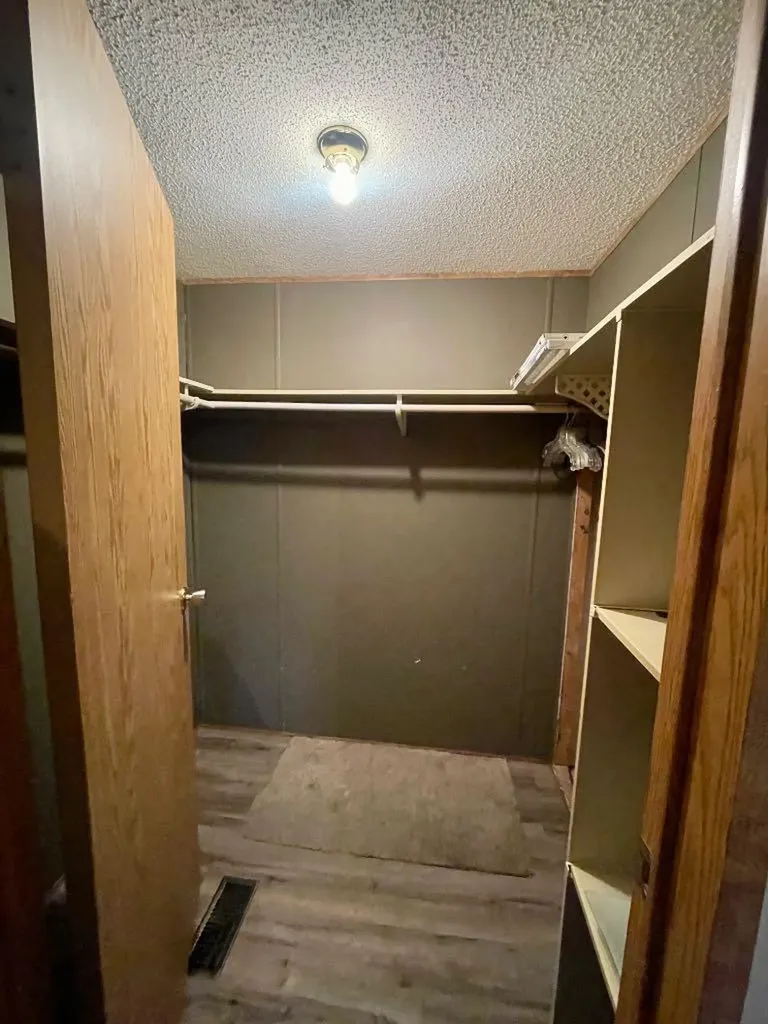 46 422 55 Street Edson AB T7E 1C5