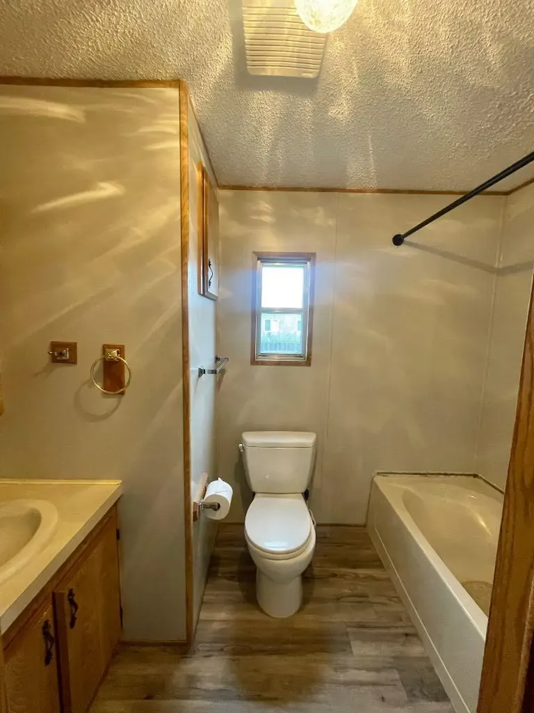 46 422 55 Street Edson AB T7E 1C5