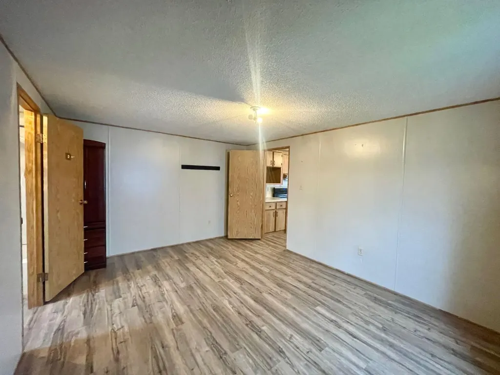 46 422 55 Street Edson AB T7E 1C5