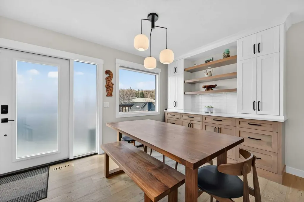 8927 48 Avenue NW Calgary AB T3B 2B5
