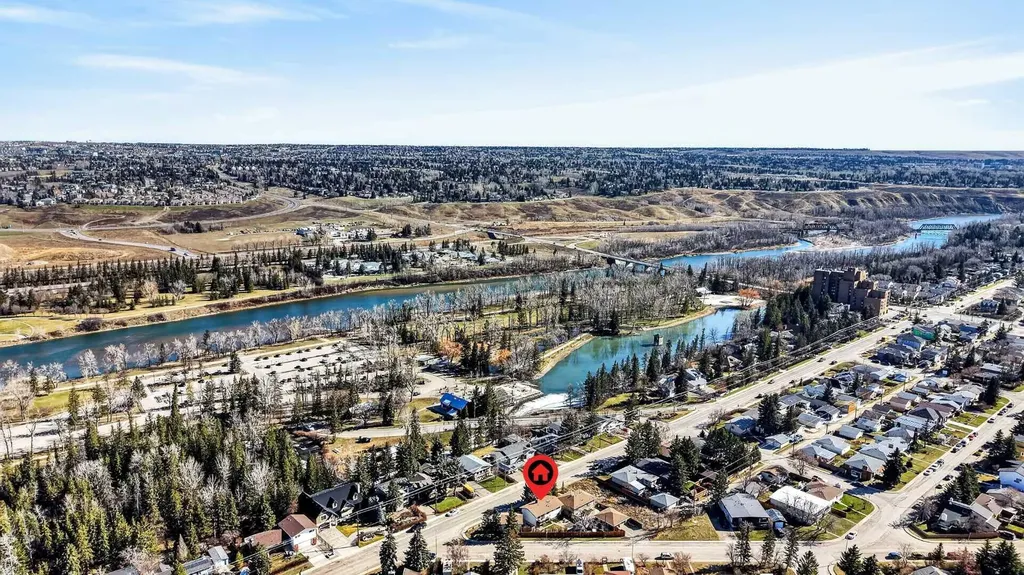 8927 48 Avenue NW Calgary AB T3B 2B5