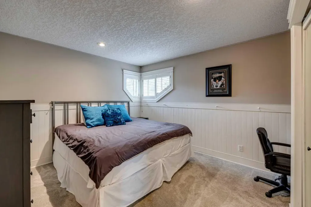 108 Redwood Meadows Drive Rural Rocky View County AB T3Z 1A3
