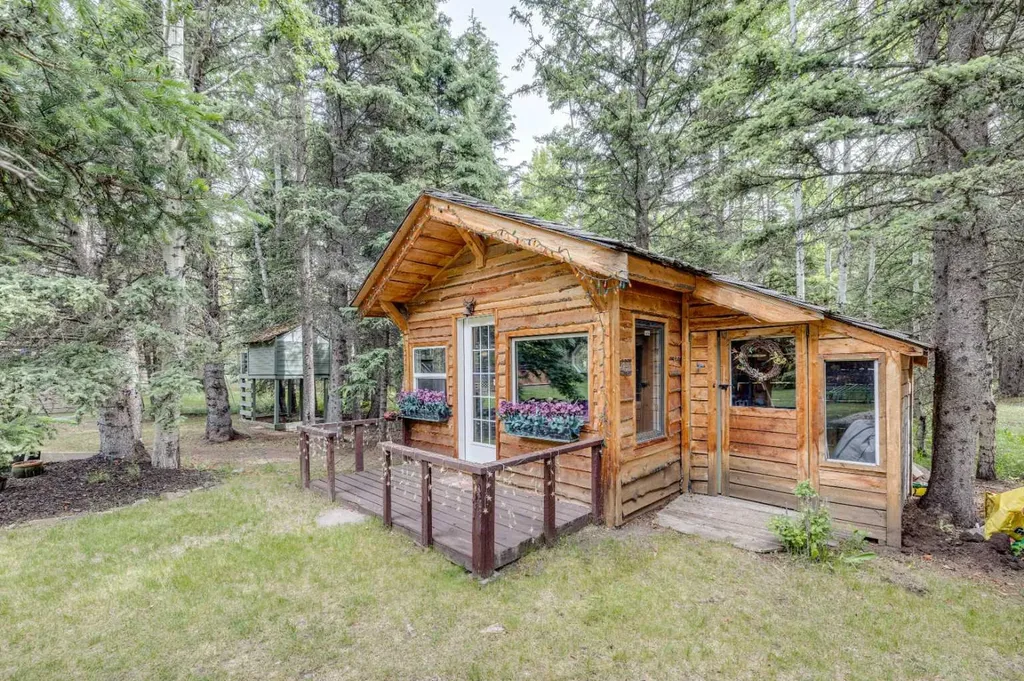 108 Redwood Meadows Drive Rural Rocky View County AB T3Z 1A3