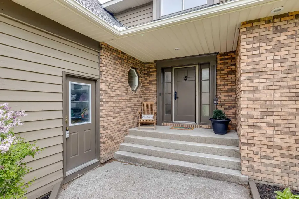 108 Redwood Meadows Drive Rural Rocky View County AB T3Z 1A3