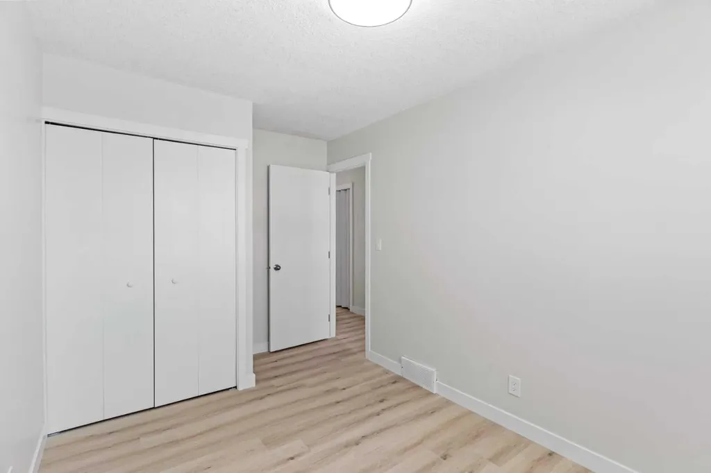 937 Marcombe Drive NE Calgary AB T2A 3H2