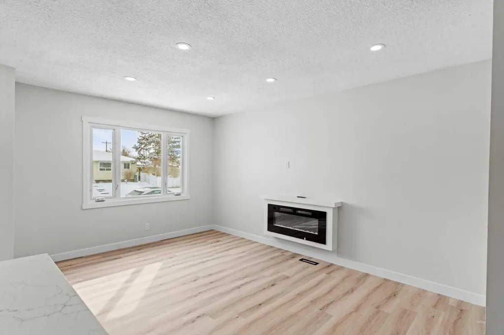 937 Marcombe Drive NE Calgary AB T2A 3H2