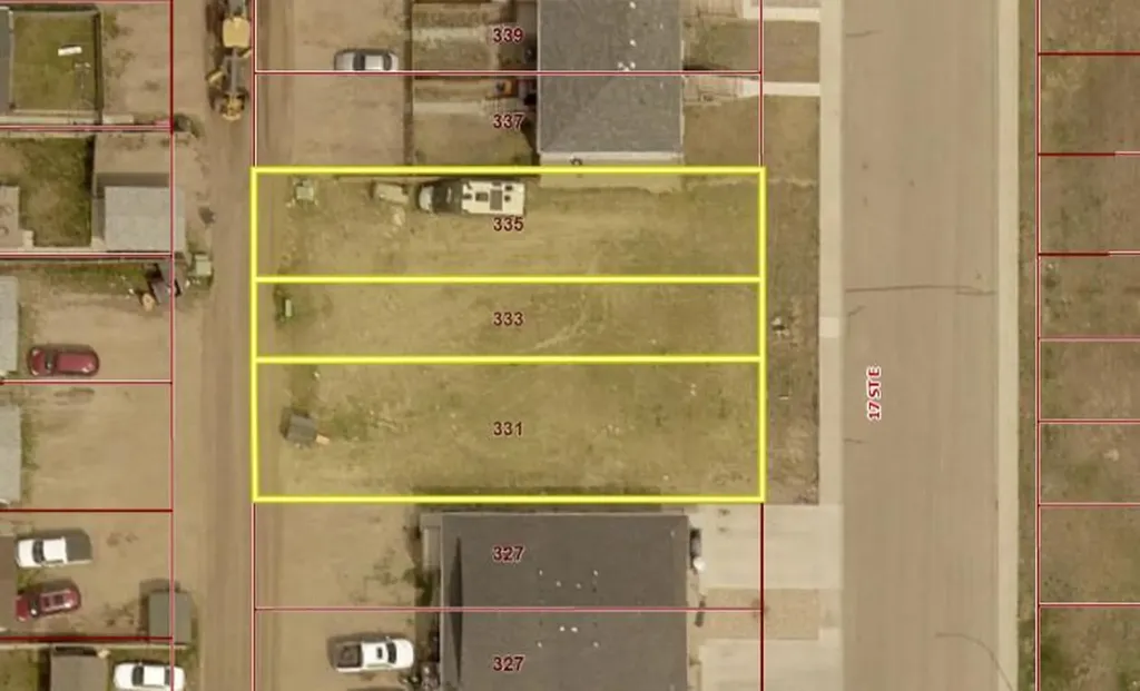 331, 333, 335 17 Street E Brooks AB T1R 1R3