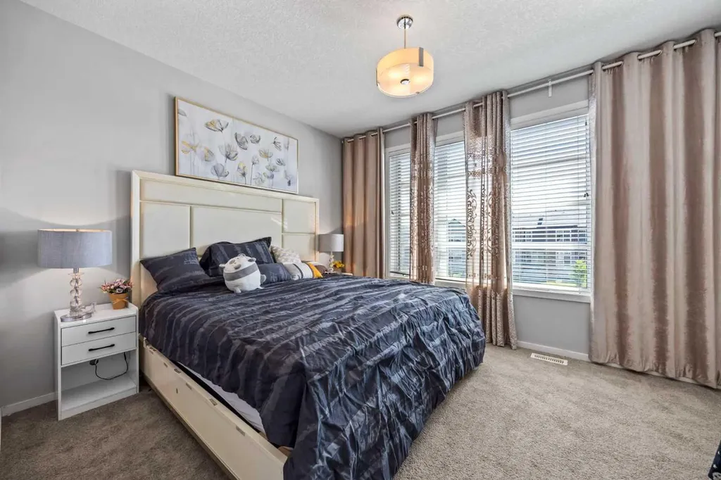 9121 52 Street NE Calgary AB T3J 0V5