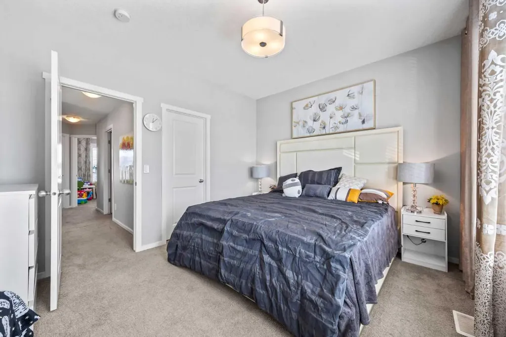 9121 52 Street NE Calgary AB T3J 0V5