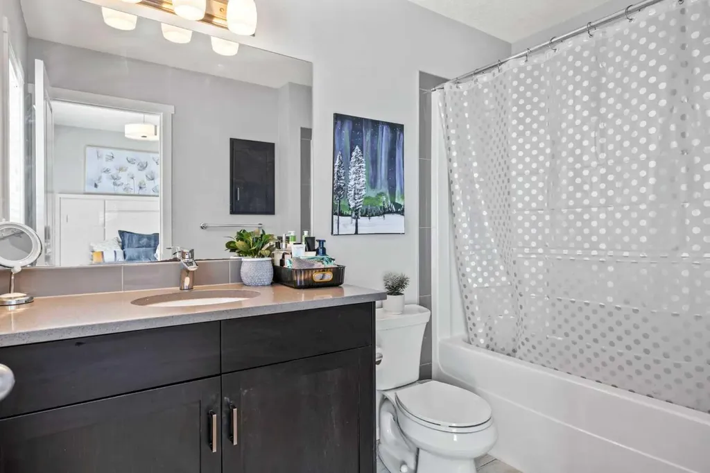9121 52 Street NE Calgary AB T3J 0V5