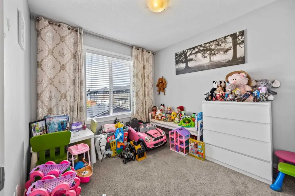 9121 52 Street NE Calgary AB T3J 0V5