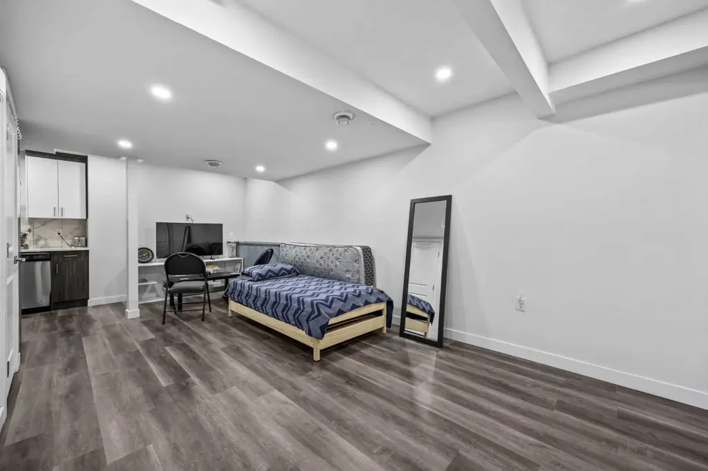 9121 52 Street NE Calgary AB T3J 0V5
