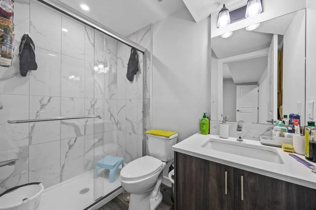 9121 52 Street NE Calgary AB T3J 0V5