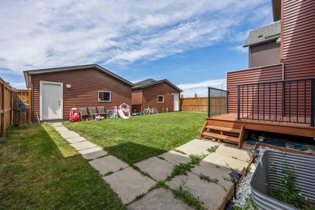 9121 52 Street NE Calgary AB T3J 0V5