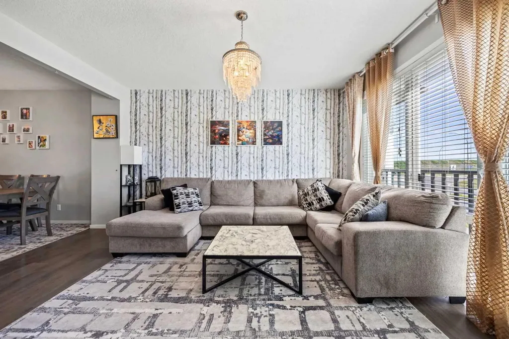 9121 52 Street NE Calgary AB T3J 0V5