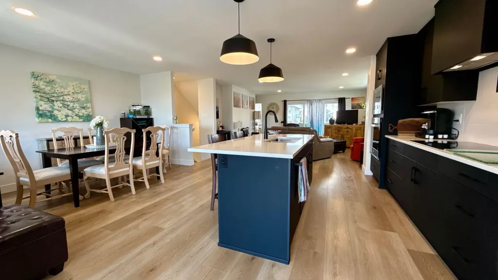 1064 Coalbrook Gate W Lethbridge AB T1J 5X2