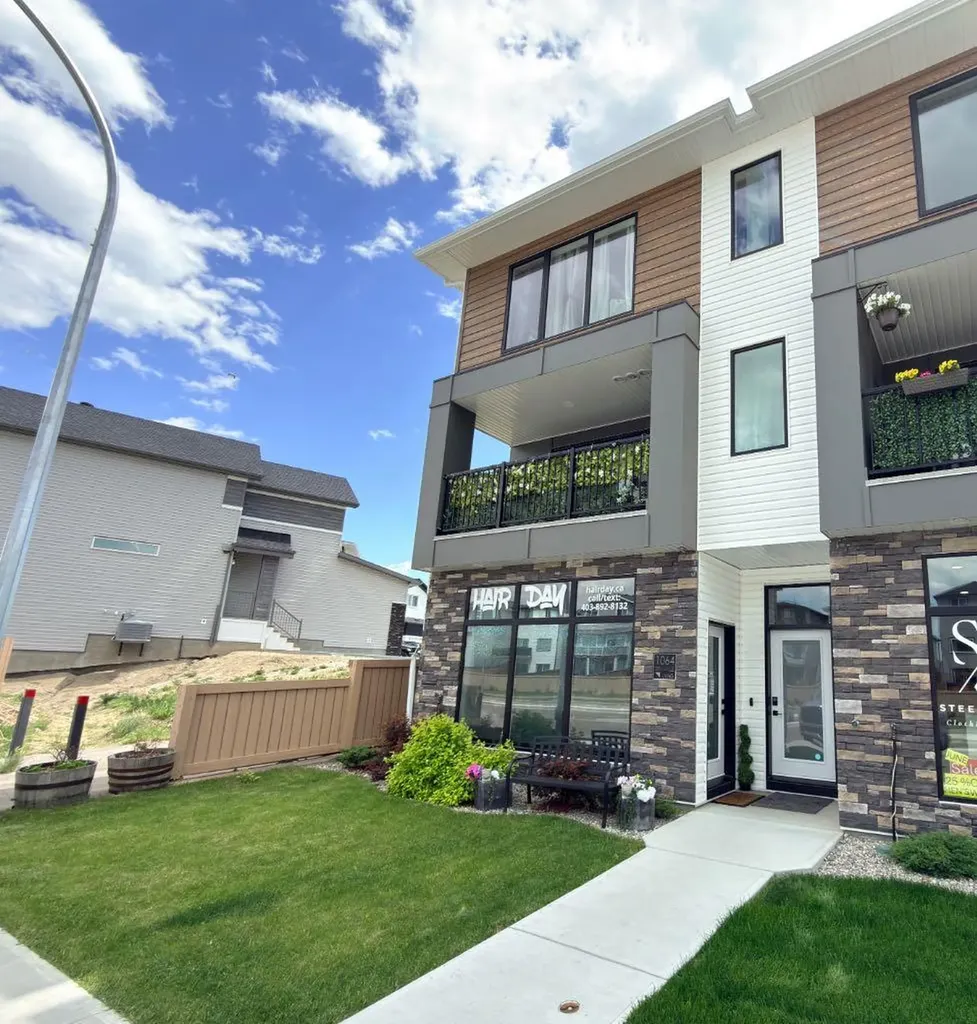 1064 Coalbrook Gate W Lethbridge AB T1J 5X2