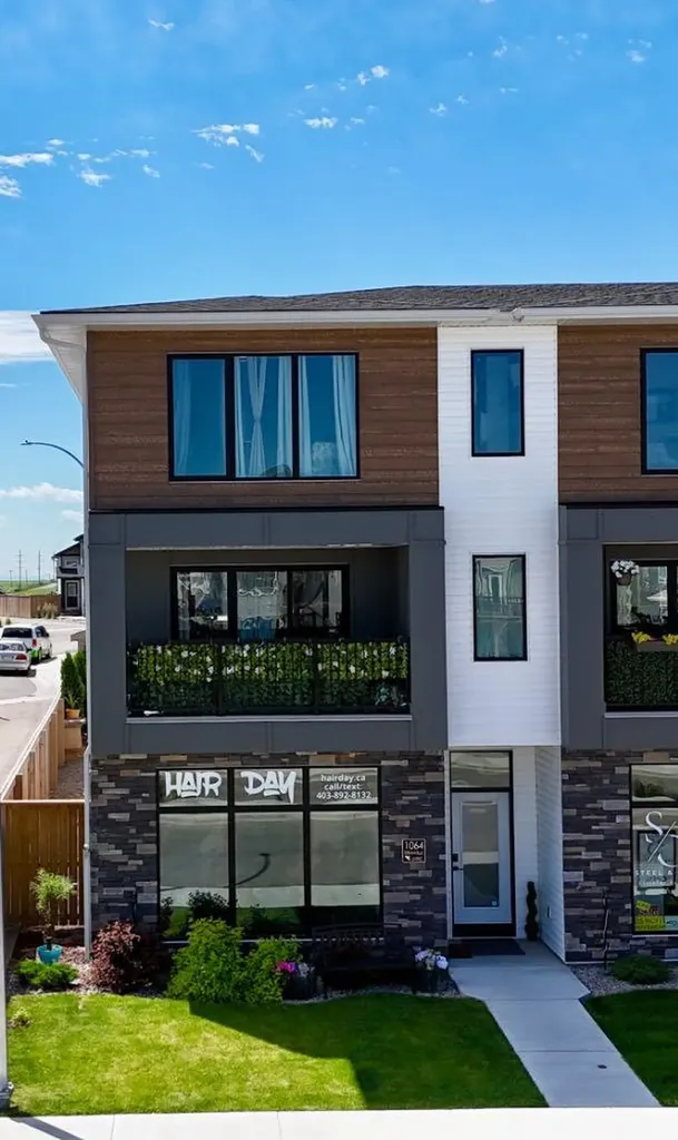 1064 Coalbrook Gate W Lethbridge AB T1J 5X2