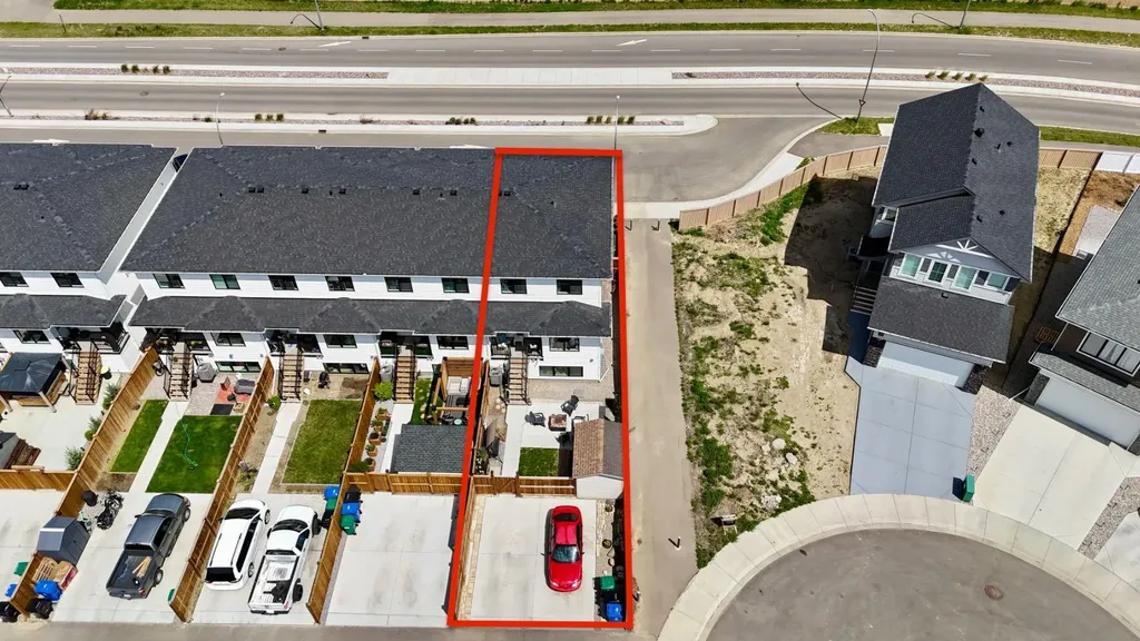 1064 Coalbrook Gate W Lethbridge AB T1J 5X2