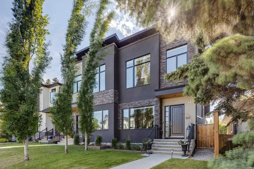 921 42 Street SW Calgary AB T3C 1Y9