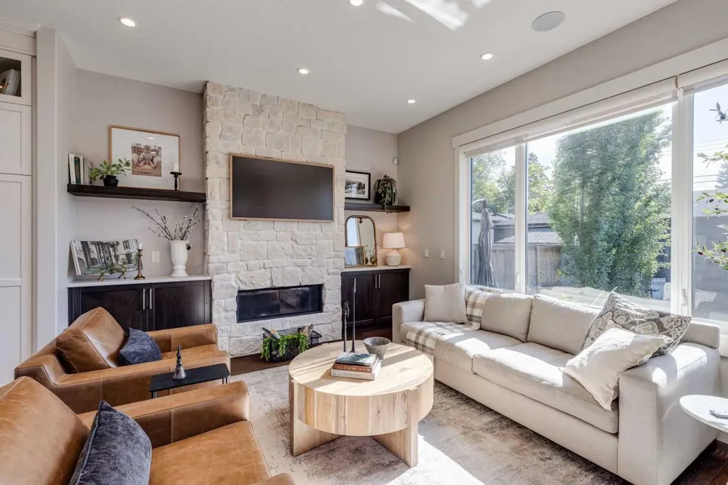 921 42 Street SW Calgary AB T3C 1Y9