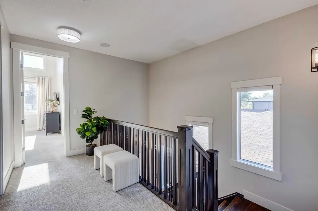 921 42 Street SW Calgary AB T3C 1Y9