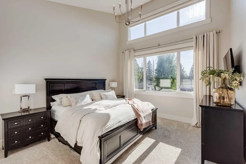 921 42 Street SW Calgary AB T3C 1Y9