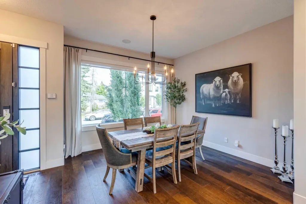 921 42 Street SW Calgary AB T3C 1Y9