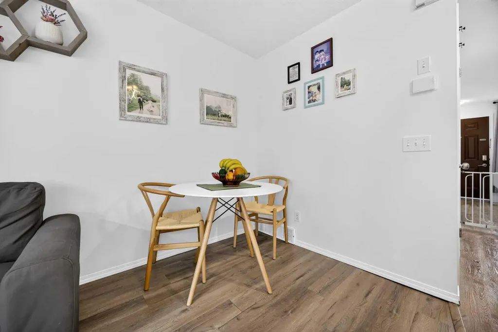 328 Saddlebrook Point NE Calgary AB T3J 0G5