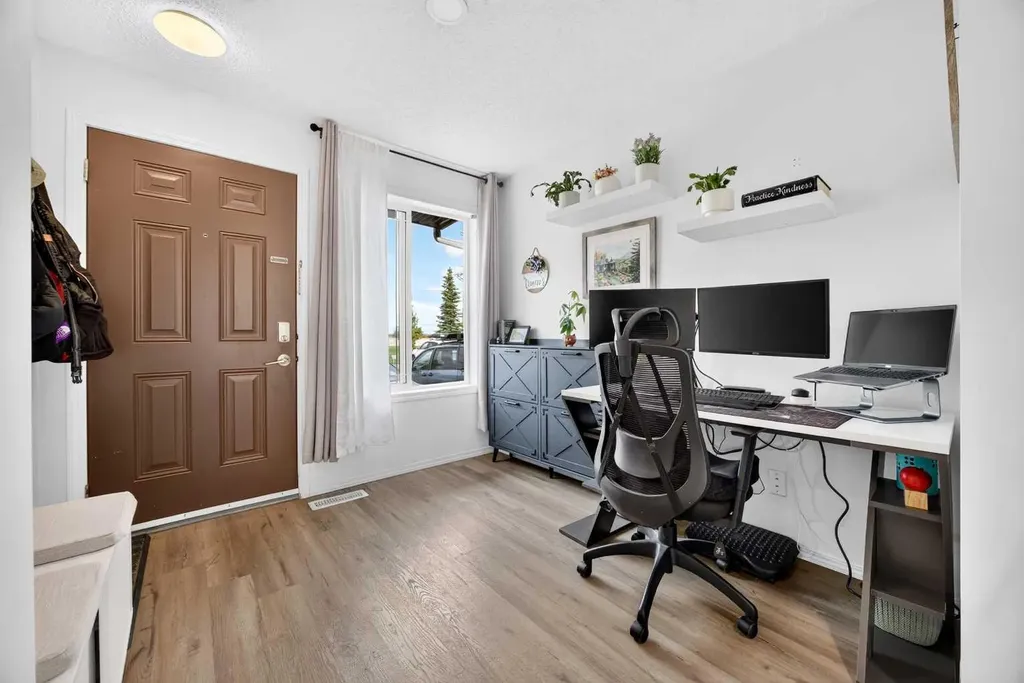 328 Saddlebrook Point NE Calgary AB T3J 0G5