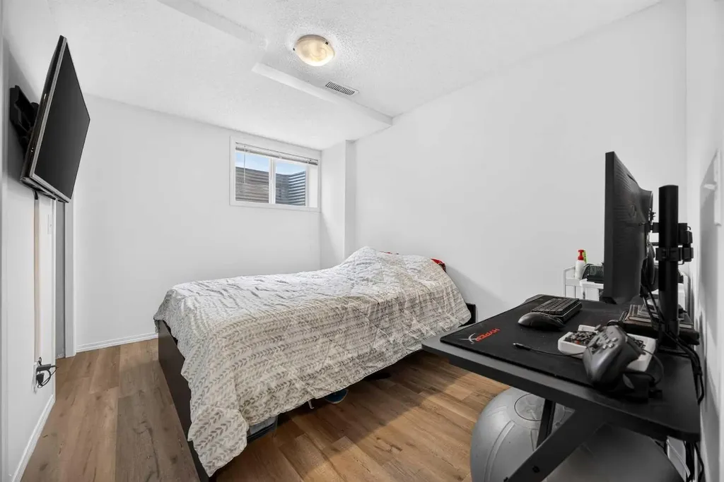328 Saddlebrook Point NE Calgary AB T3J 0G5