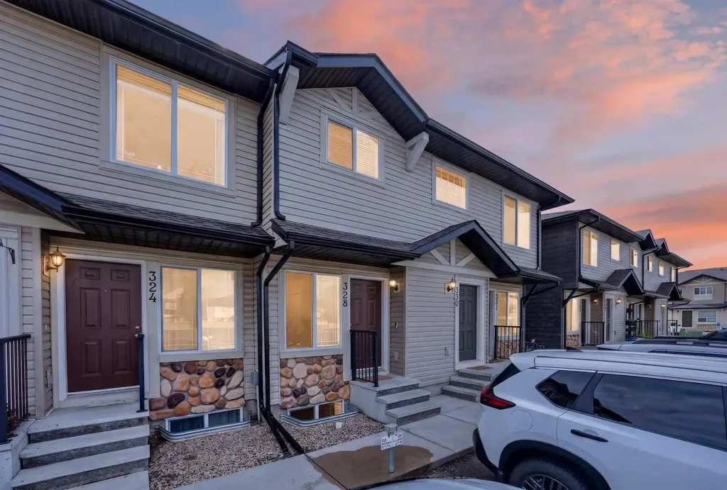 328 Saddlebrook Point NE Calgary AB T3J 0G5